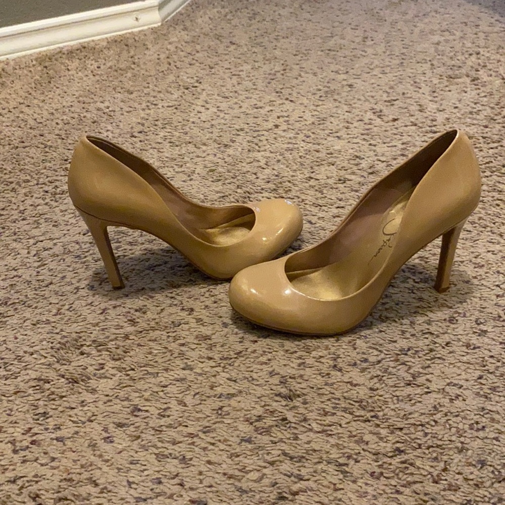 Jessica Simpson size 7.5 Heels nude
